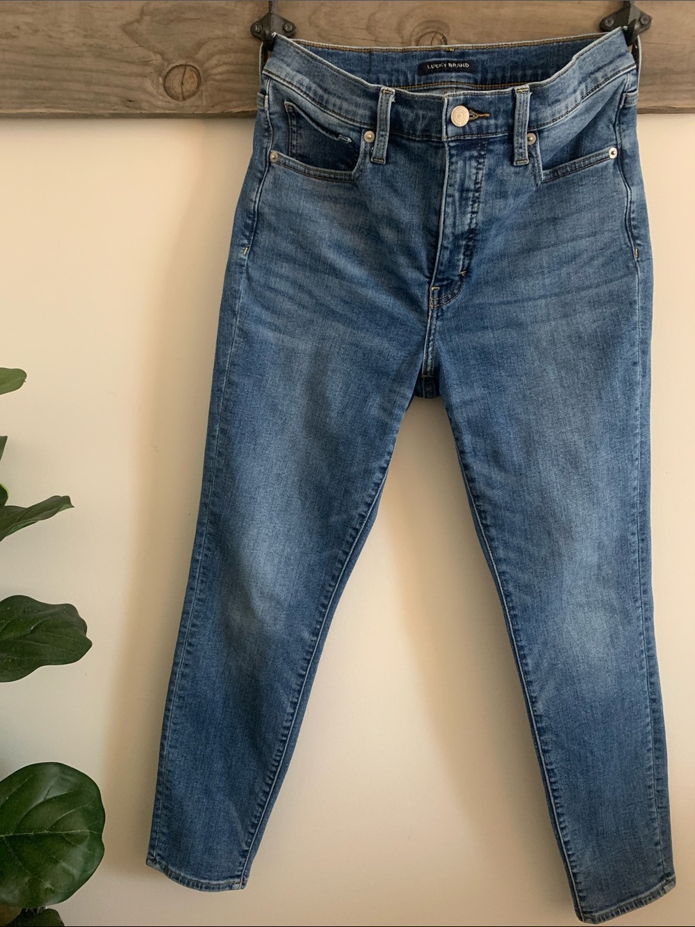 Lucky Brand Bridgette Women's Skinny Jeans in Faded Blue Wash